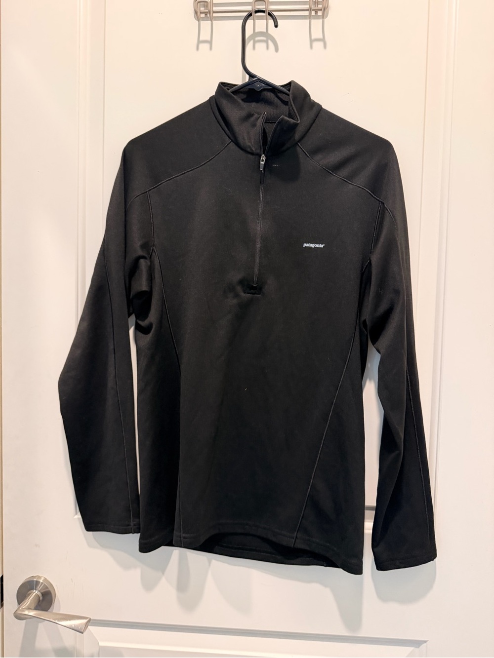 Patagonia Capilene 3
Midweight Quarter-Zip
Pullover Black Men's Size S